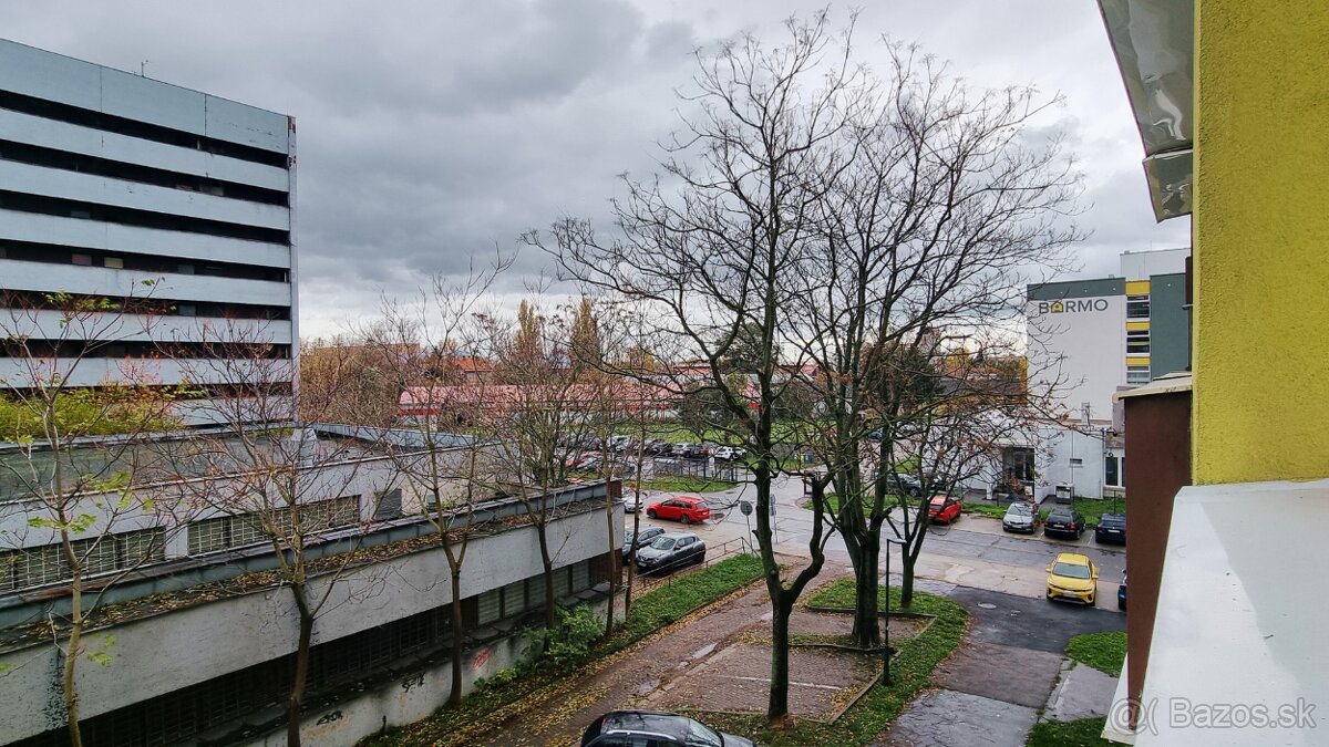 2i byt Pri Šajbách, BA -. Rača, po kompl. rek., ZARIADENÝ - 19