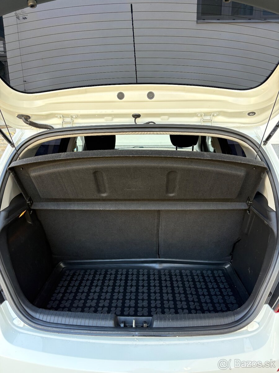 Hyundai i20 1.2 benzín (2013)- len 87000km, nová STK - 19