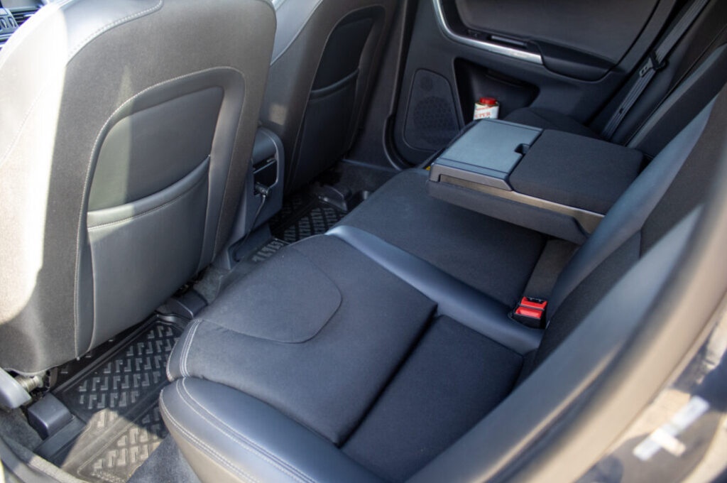 VOLVO XC60 (2015) - 19