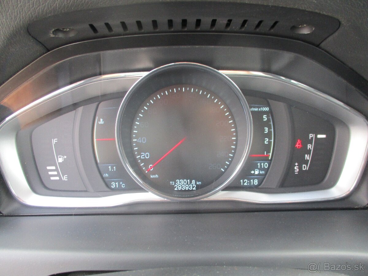 VOLVO XC70 2,4D 133kw Geartronic Momentum AWD 2015 - 19