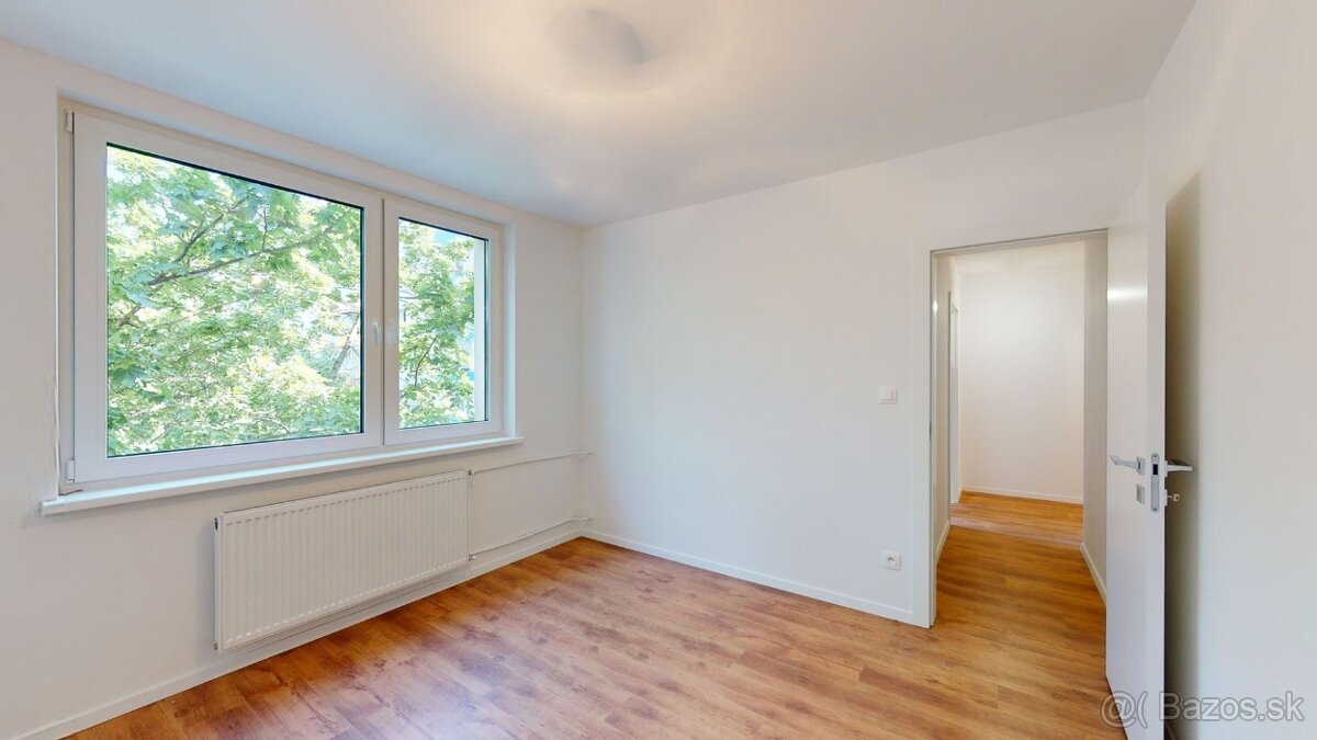 Priestranný 4 izbový byt s balkónom - Rezedová - 19