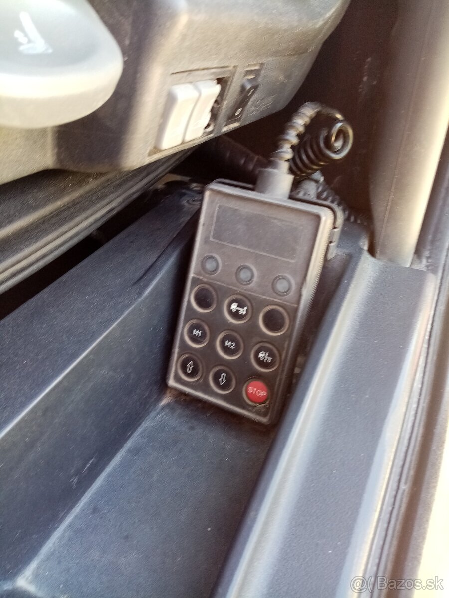 Iveco Stralis reťazový nosič kontajnerov - 19