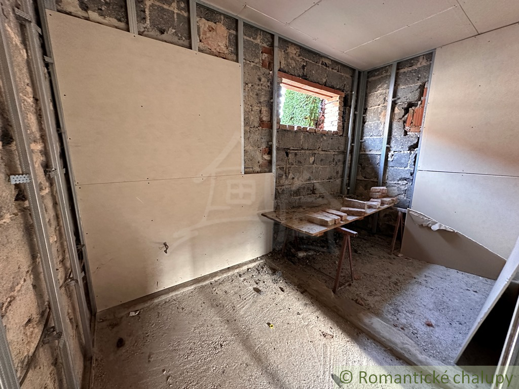 Znížená cena Rozostavaný rodinný dom v kľudnej uličke v - 19