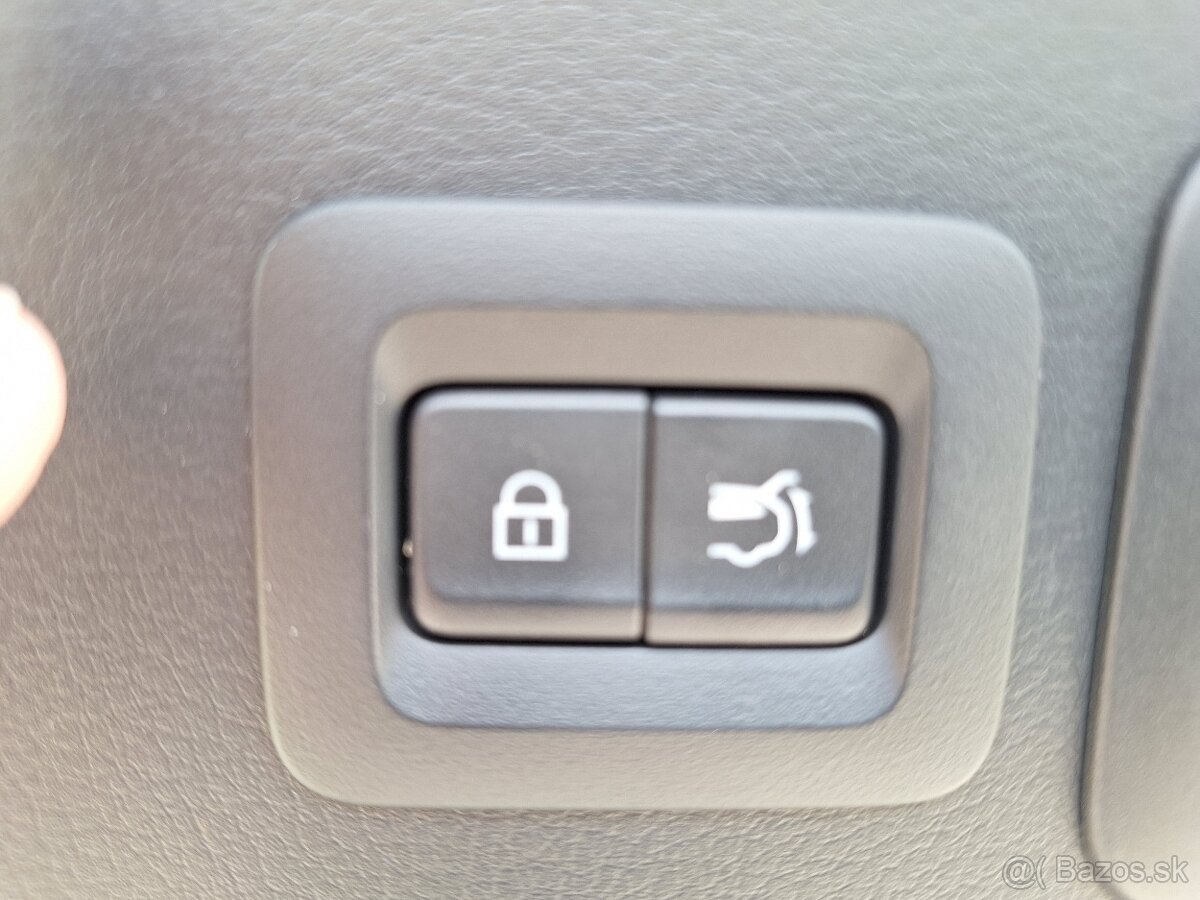 Mazda CX-30 Skyactiv-X186 GT Plus - 31 tis KM, kúp. v SR - 19