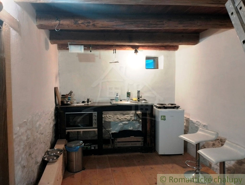 Vidiecka dvojpodlažná chalupa v katastri obce Lubina na pr - 19