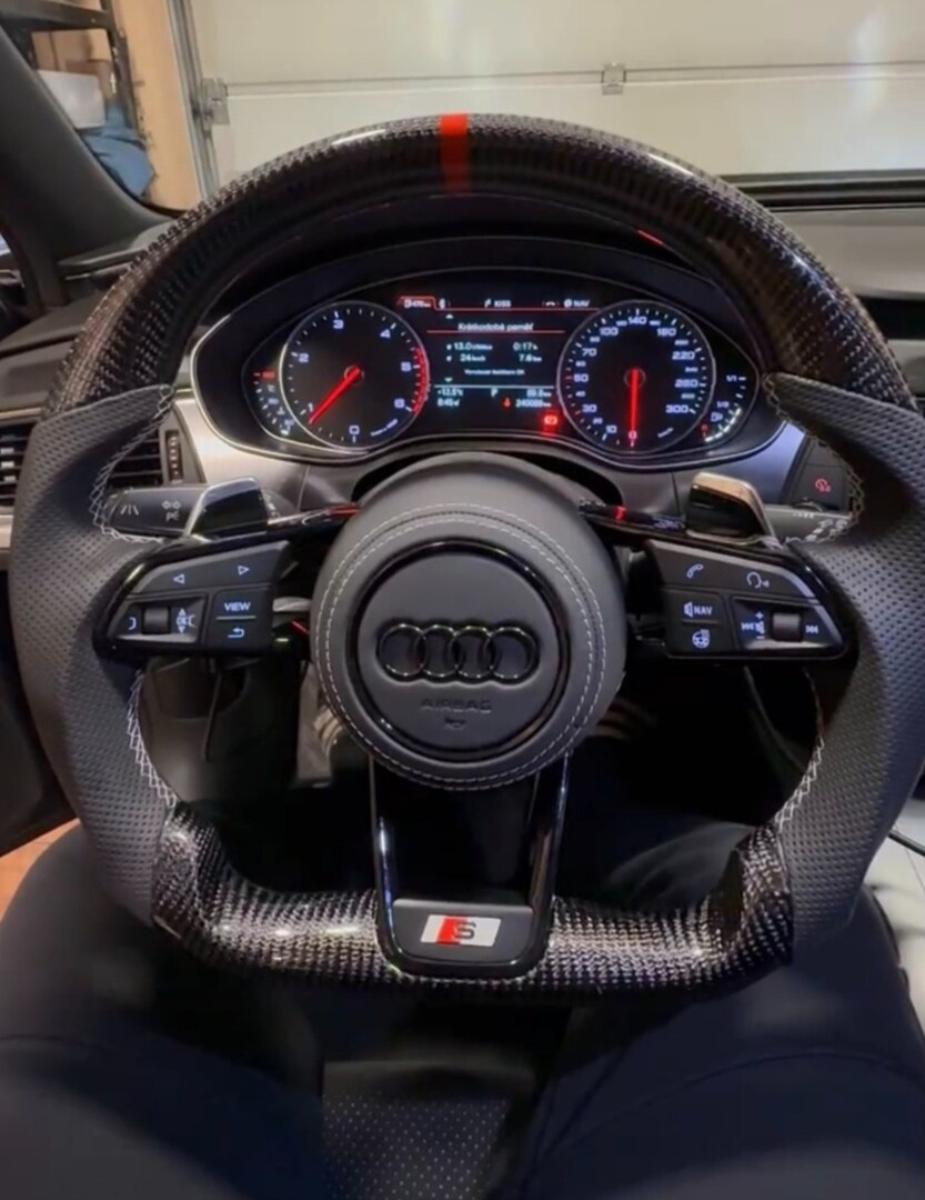 AUDI R8 VOLANT SPORTOVY --- START/STOP - DRIVE SELECT karbon - 19