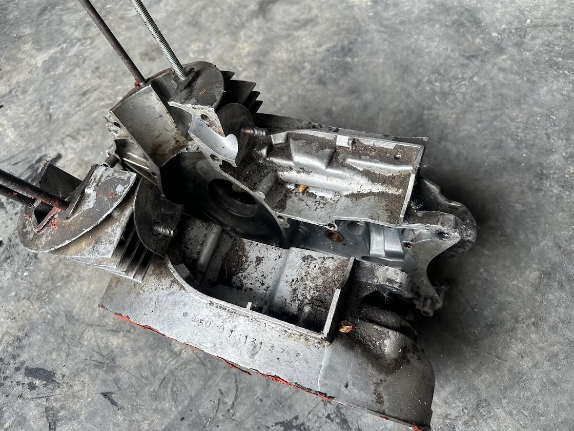 Predám DIELY motora ČZ 250/455 - 19