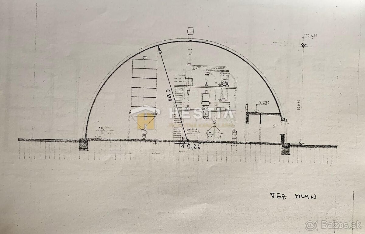 Skladový areál s pozemkom 10 000 m2 v priemyselnej zóne - 19
