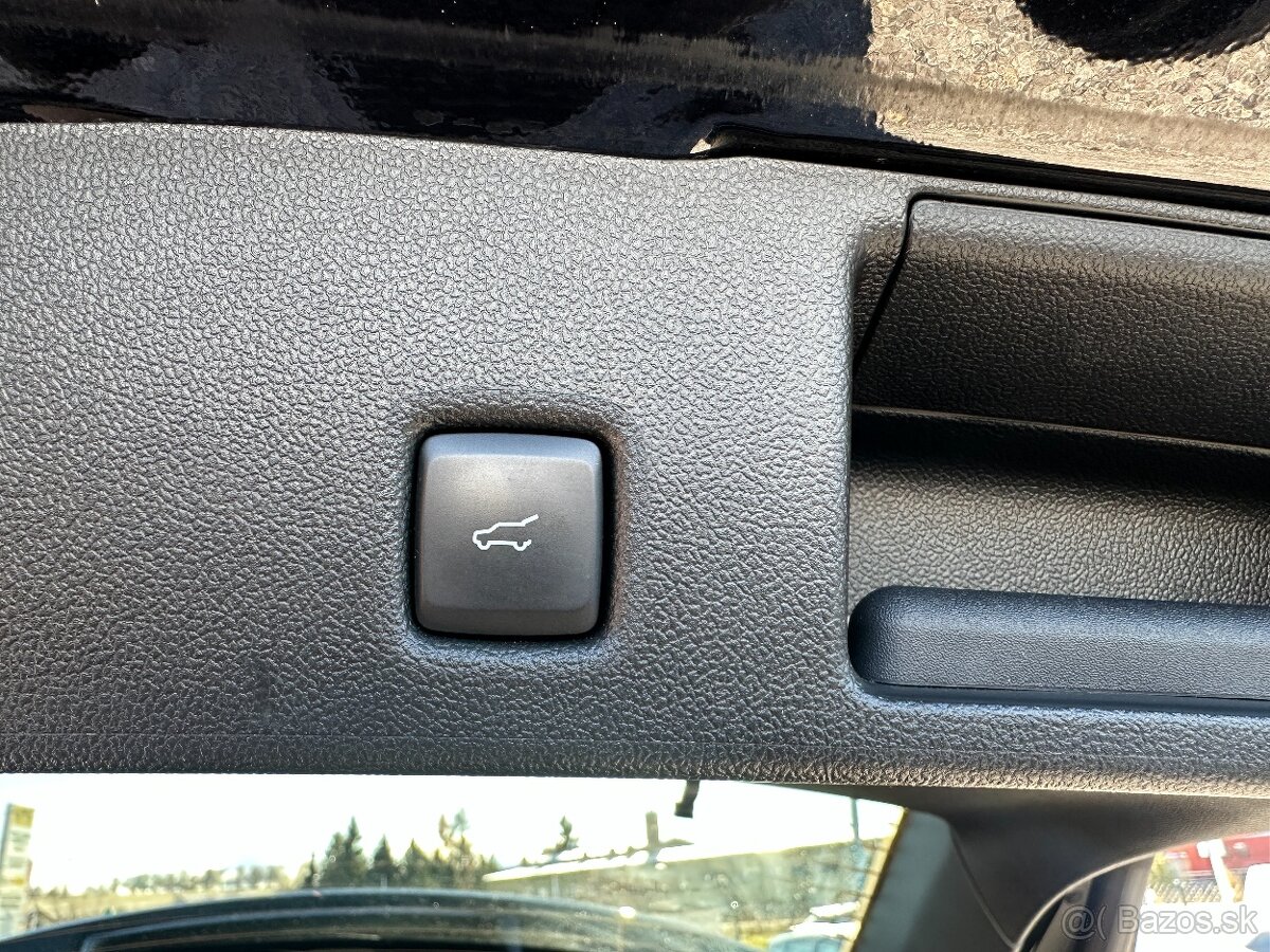 Ford Kuga 1.5TDCi ST Line-rv:2022--148tis km--AT 8-- - 19