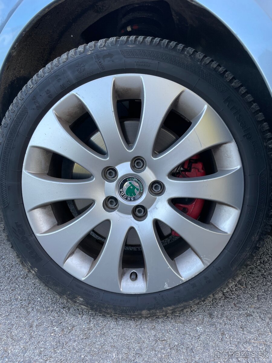 ✅Škoda Superb 2.0 TDI CR 4x4 Elegance Webasto - 19