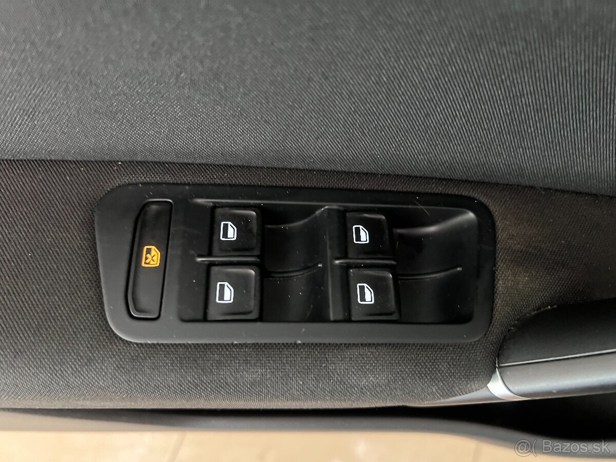 Volkswagen Golf Sportsvan 1.6 TDI BMT 110k Comfortline - 19