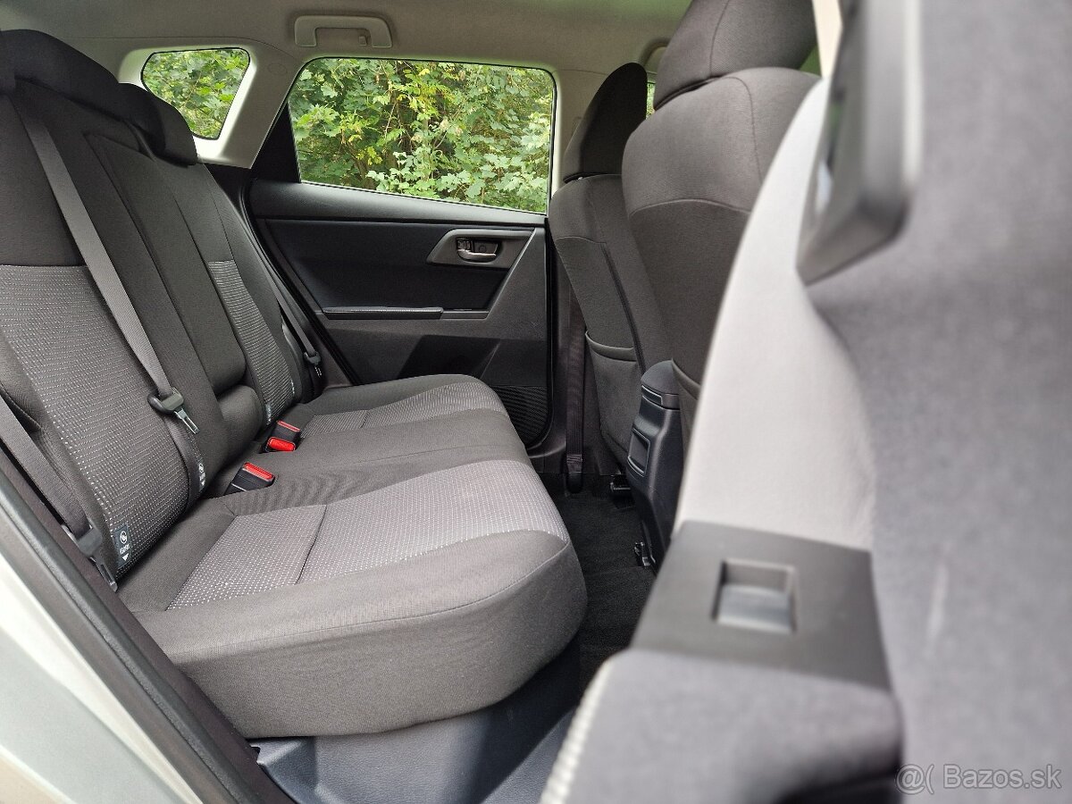 Toyota Auris 1.8 I VVT-i HybridSD Style - 19