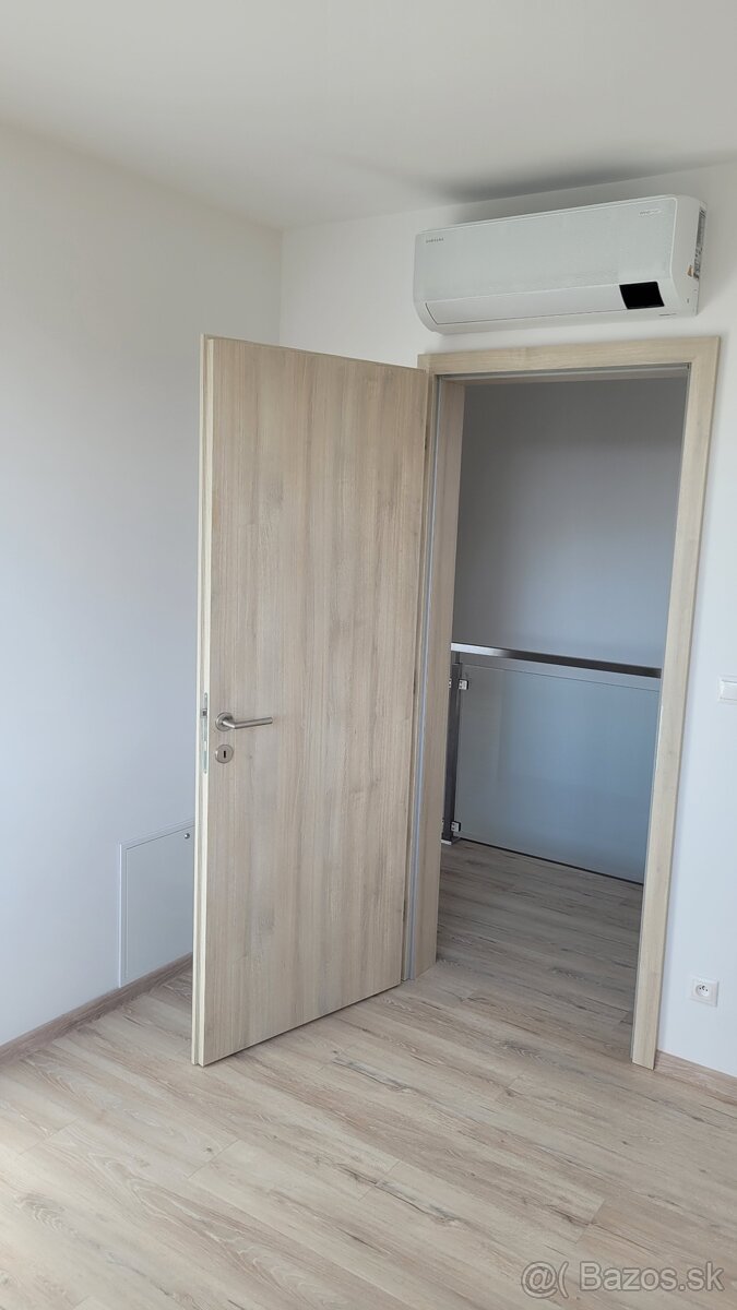 Ponúkame na prenájom 4 izbový byt v rodinnom dvojdome - 19