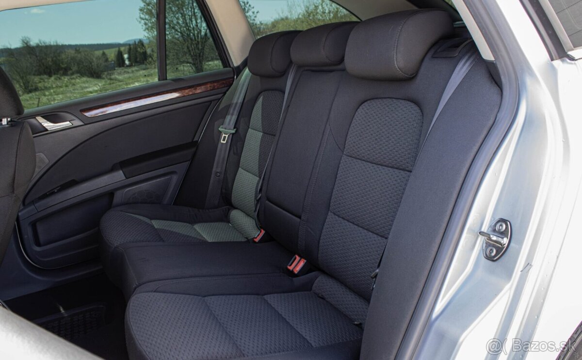 Škoda Superb Combi 2.0 TDI 2011 - 19