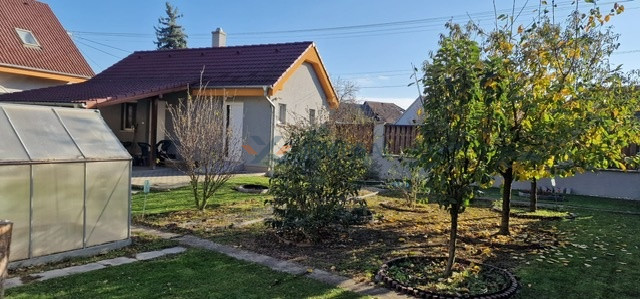 Na predaj poschodový rodinný dom s krásnou záhradkou - 19