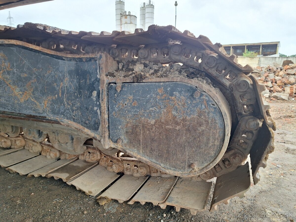 KOMATSU PC 240 LC-8 - 19