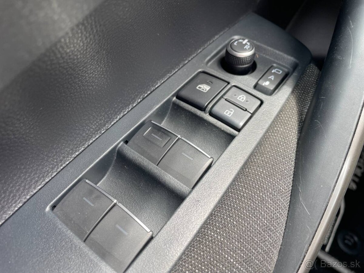 Toyota Corolla TS 1.8 Hybrid e-CVT Style - 19