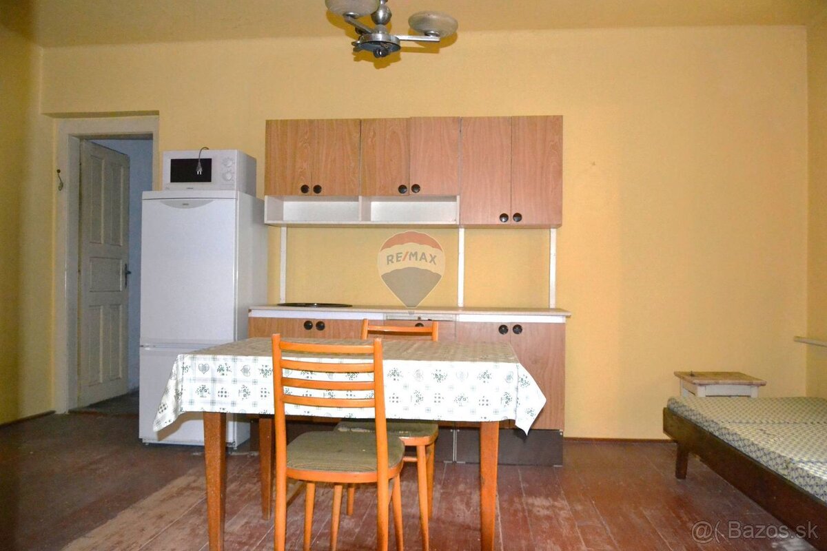 Utešený dom na predaj s veľkou záhradou v dedinke České Brez - 19