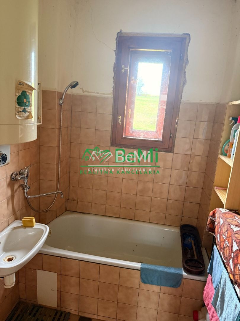 Znížená cena Usadlosť s investičným pozemkom 018-12-MIKU - 19