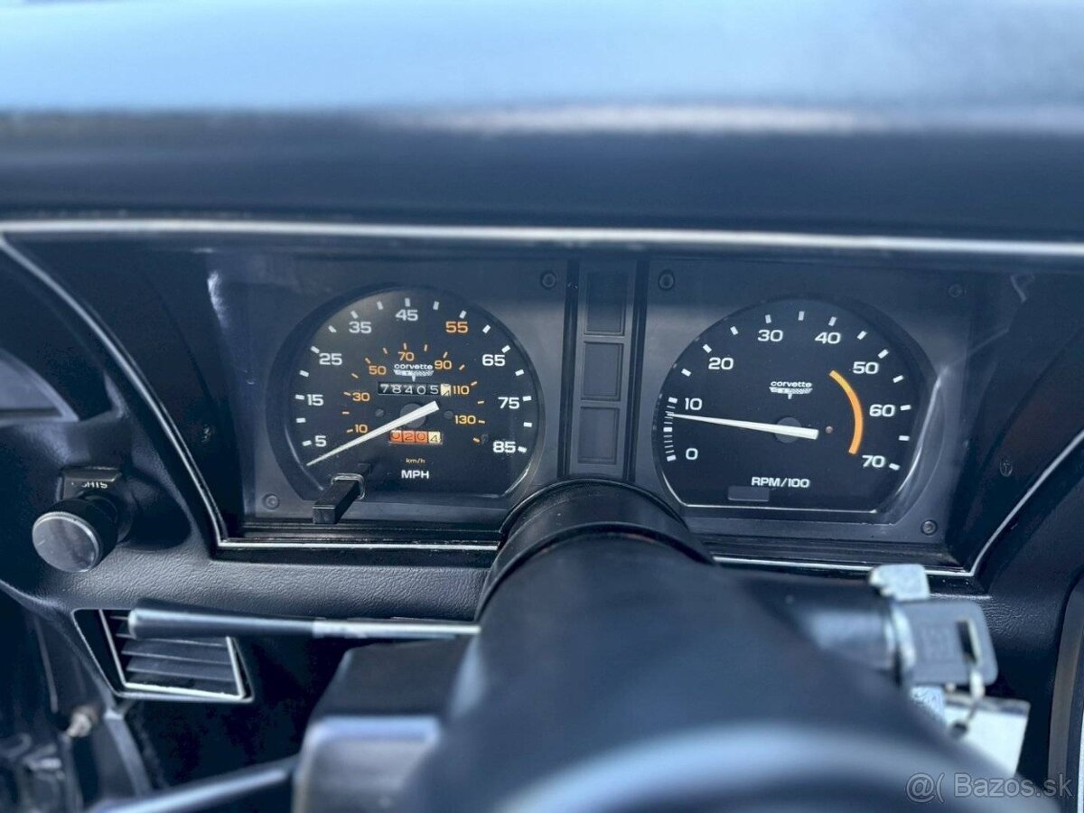 Chevrolet Corvette C3 z roku 1981 Stingray - 19