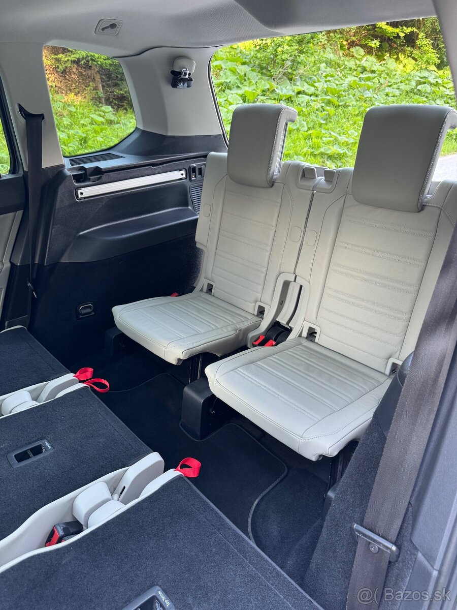 Volkswagen Touran 2.0 TDI 140kW DSG, 7 miest, Top výbava - 19