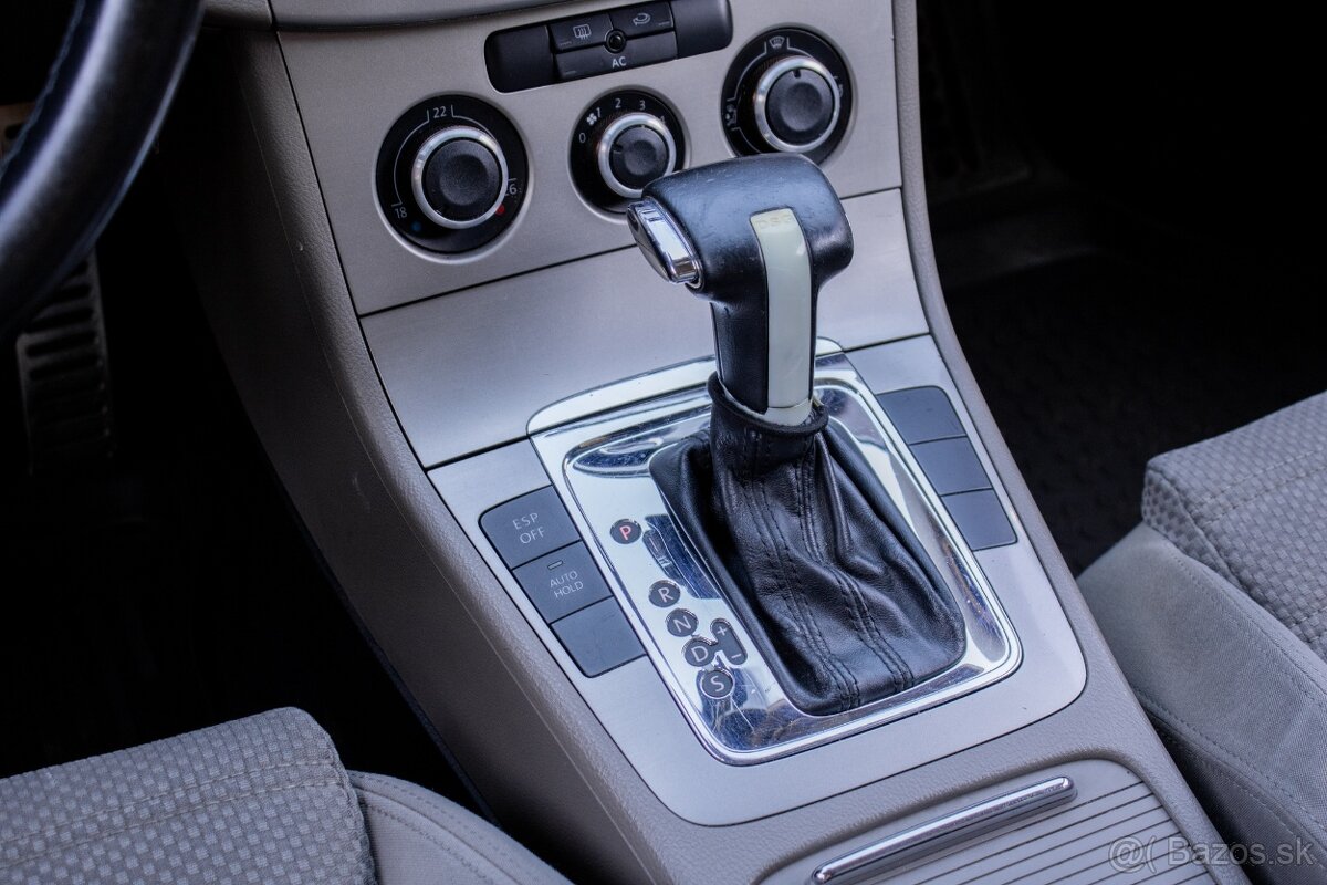 Volkswagen Passat Variant 2.0 TDI Sportline - 19