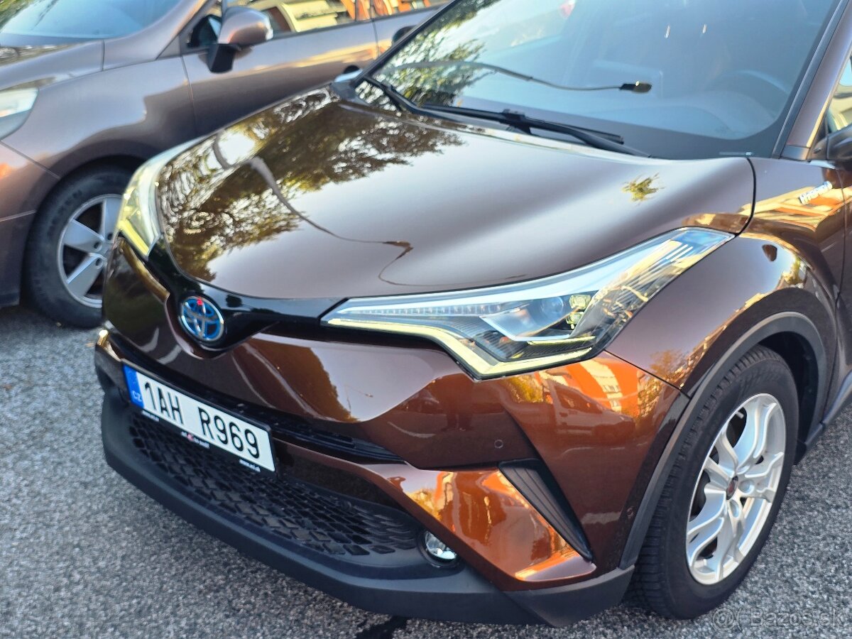 Toyota C-HR hybrid - 19