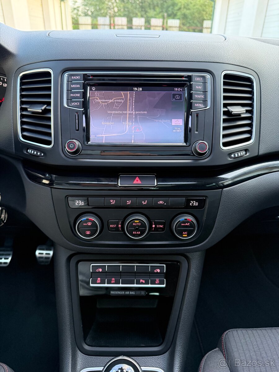 VW Sharan 2.0 TDI SOUND - 19