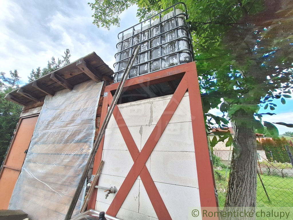 Záhradná chatka na udržiavanom pozemku na okraji kúpeľného - 19