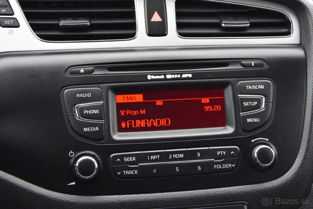 Kia Cee´d SW 1.6 GDI LX/Silver - 19