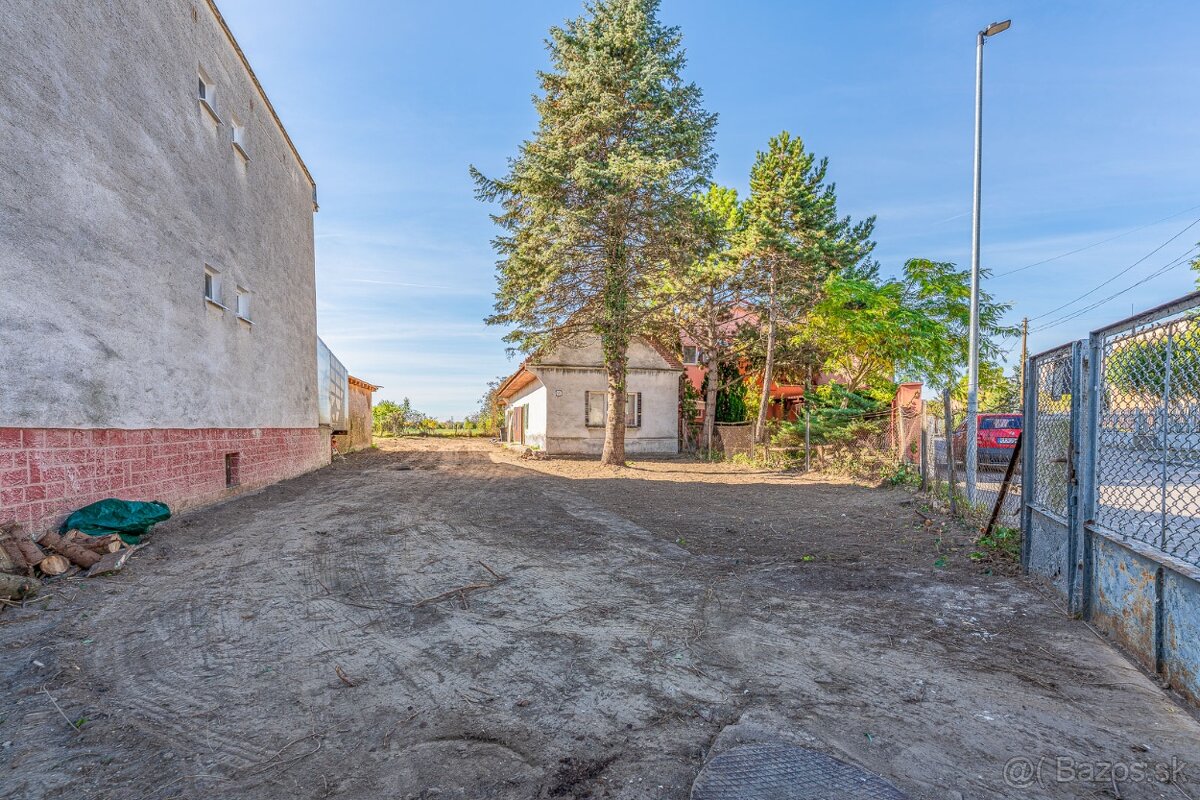 ŠPORTOVÁ ul. - STAVEBNÝ POZEMOK V POKOJNEJ ČASTI OBCE - 19