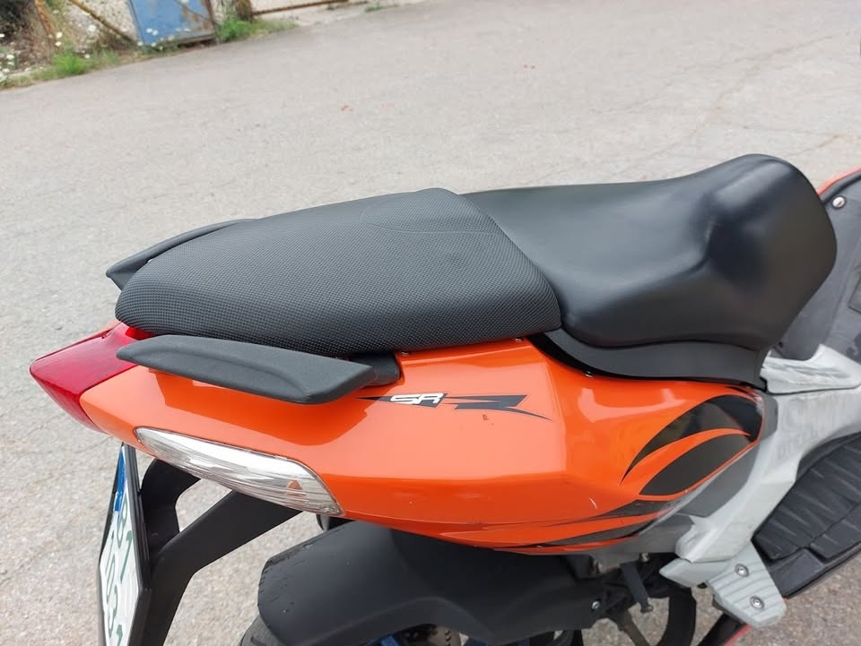 2005 APRILIA SR 50 naj.15000 KM po servisu - 19