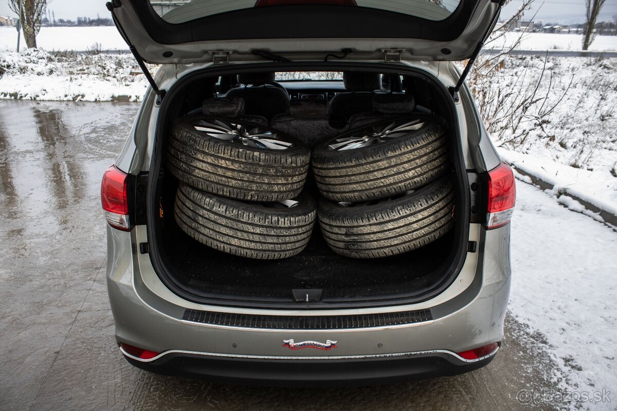 Kia Carens 1.7 CRDi 100kW MT-6st. - 19