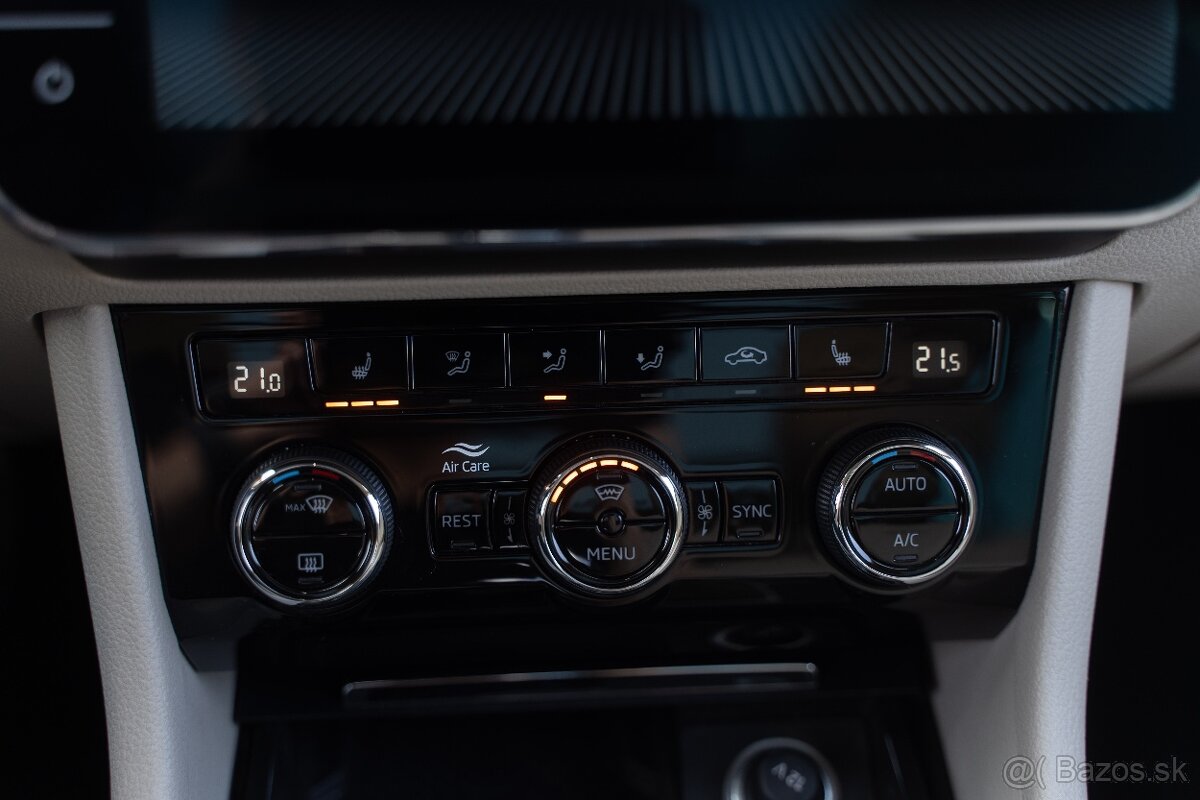 Škoda Superb Combi Panoráma - 19