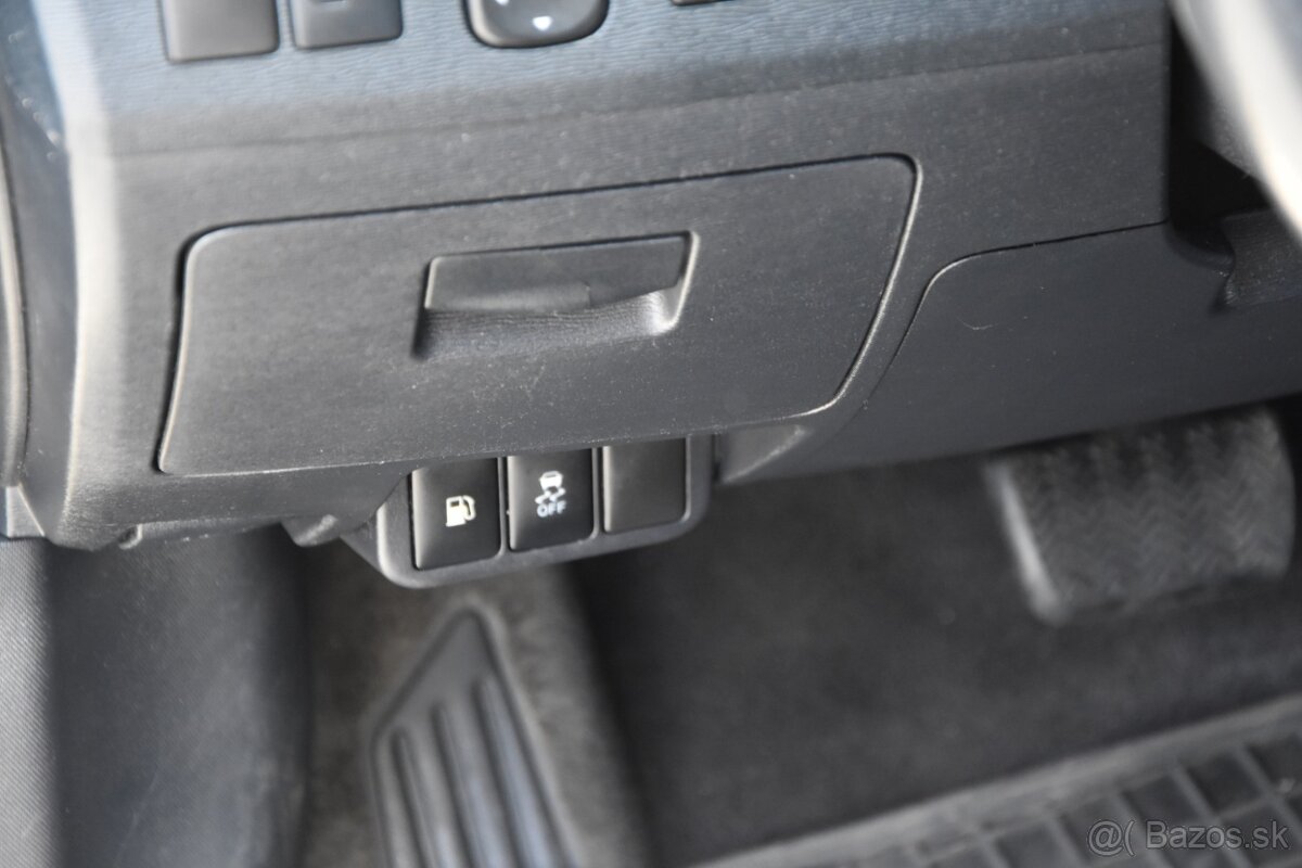 Toyota Avensis Combi - 19