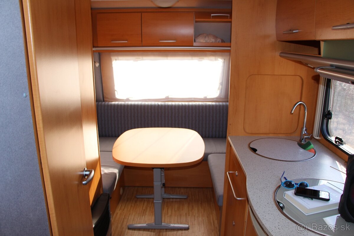 obytny prives Hymer 4 osoby 1200kg - 19