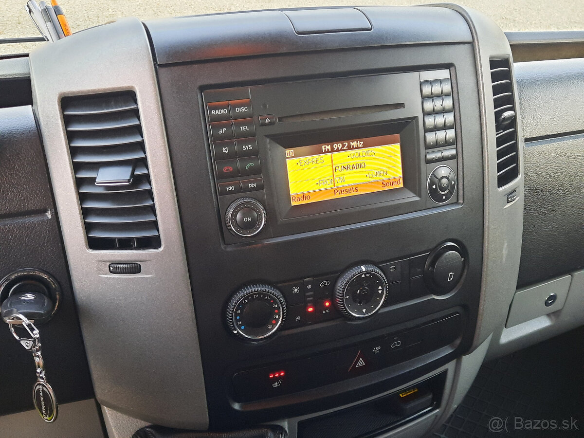 Mercedes Sprinter 319 - 3,0 V6 manual - Odťahovka do 3,5t - 19