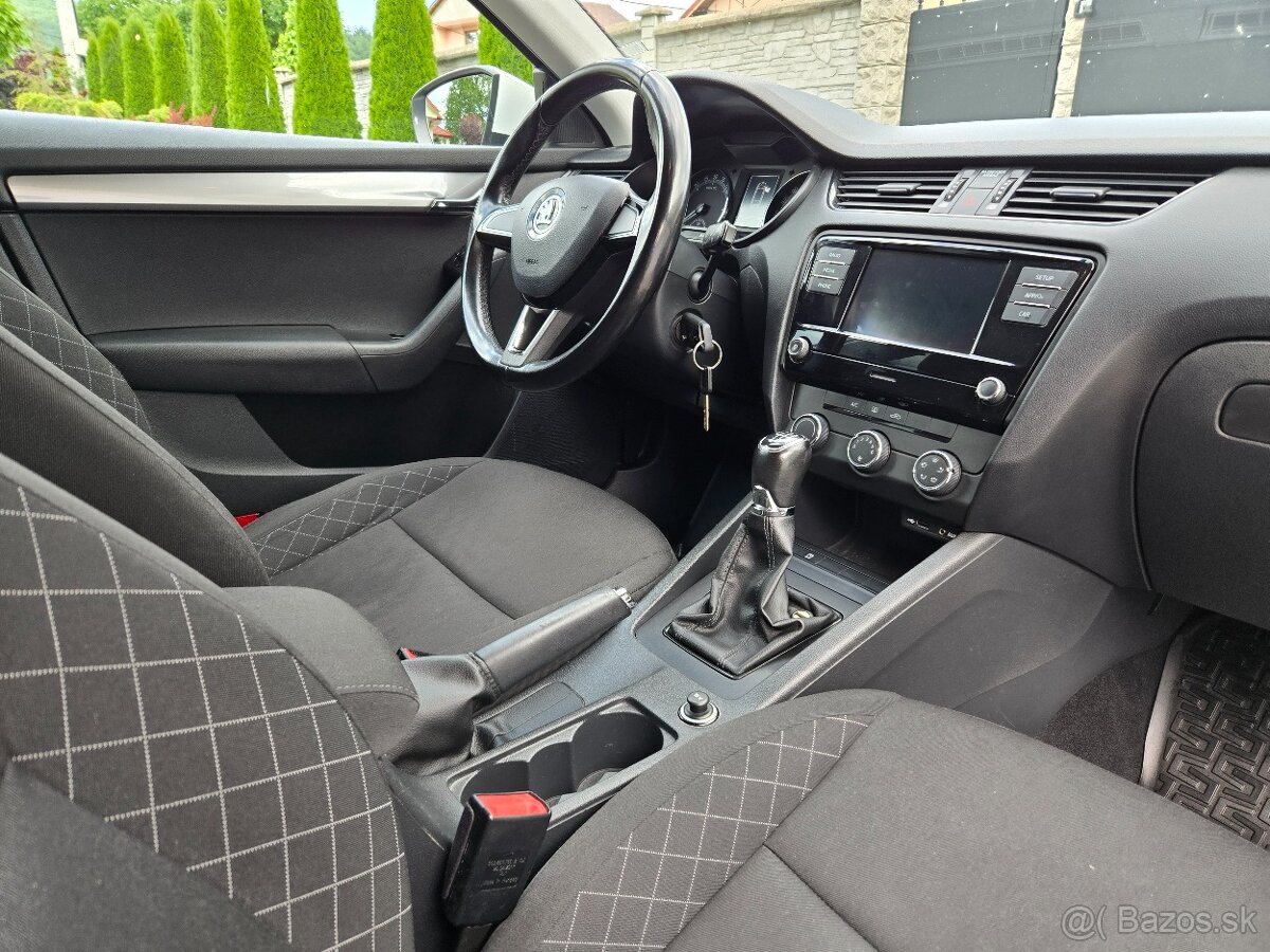ŠKODA OCTAVIA Combi 2017 - 19