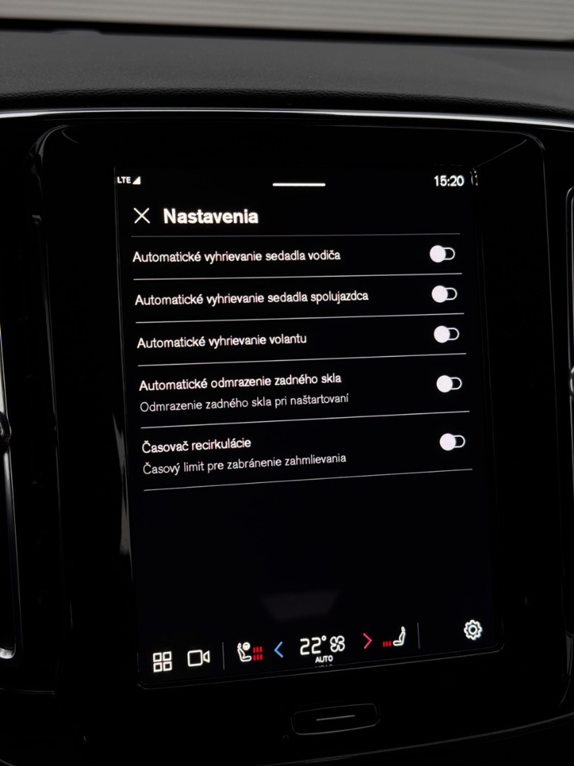 Volvo XC40 2.0 B3 mHEV Core A/T - 19