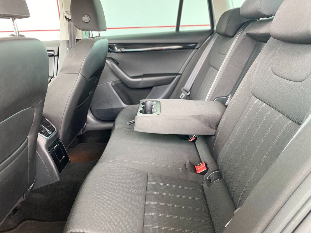Škoda Octavia Combi 2.0 TDI DSG 110kW Style - 19