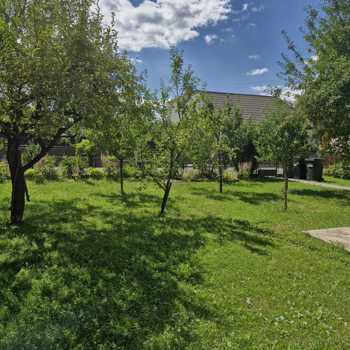 Predáme 3-izbový byt s balkónom, garážou a záhradkou v P.B. - 19