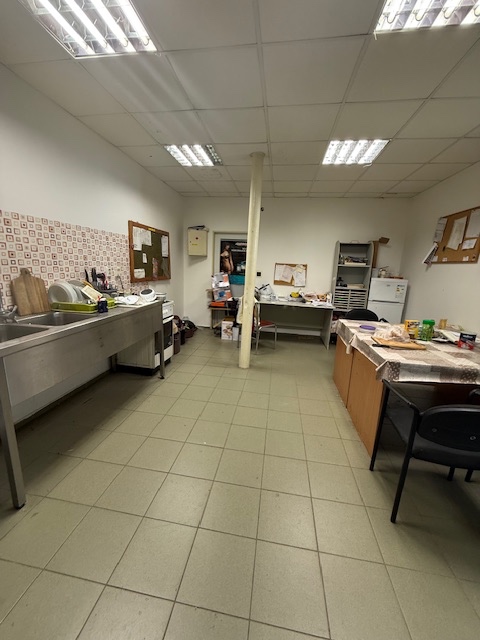 Na predaj 2 prepojené haly 1200 m2 v Dolnom Ohaji - 19