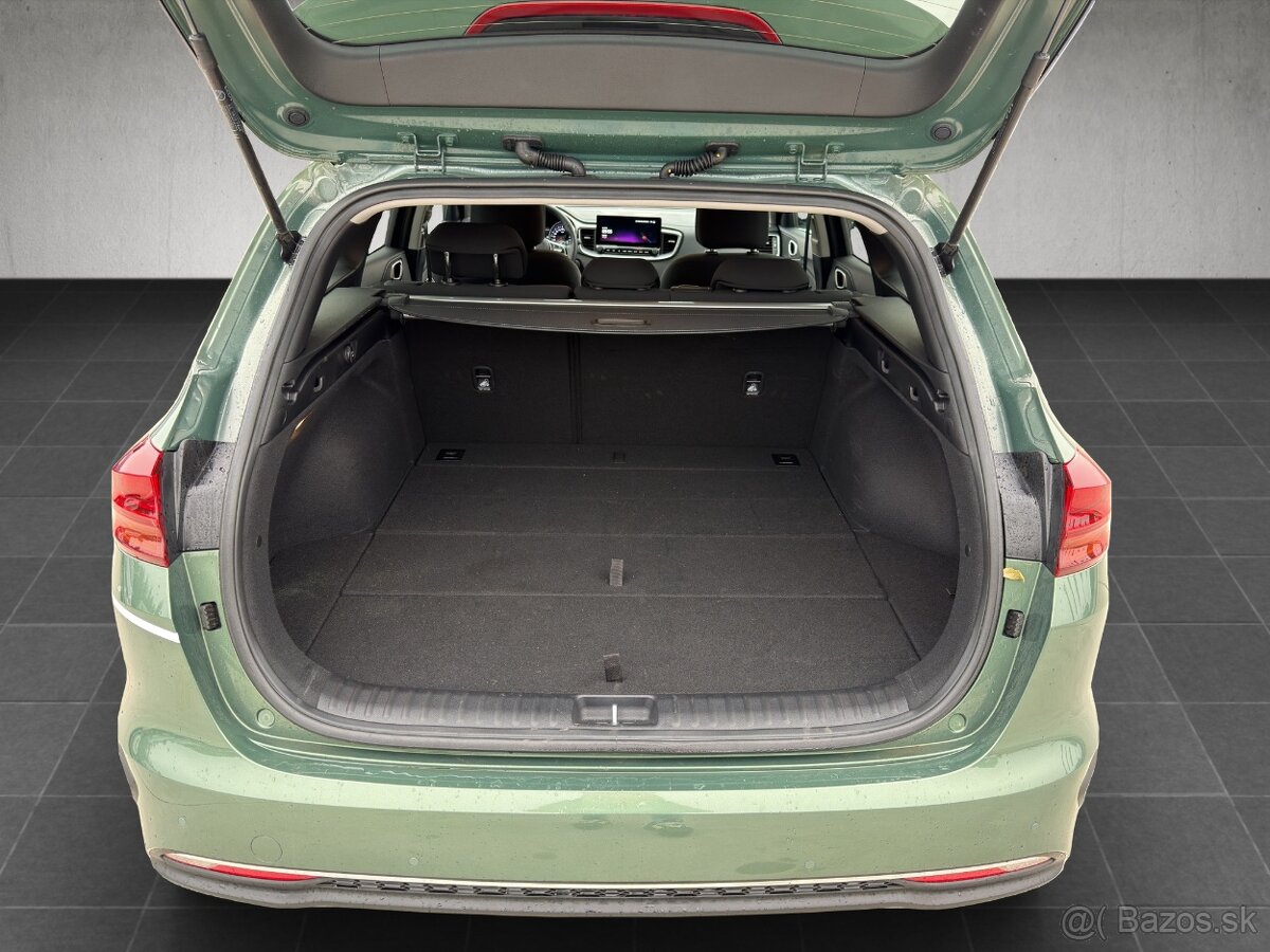 Kia Ceed SW 1.5 T-GDi Silver A/T - 19