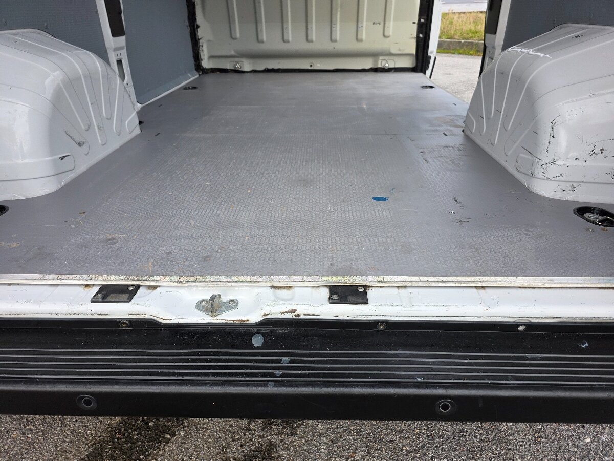 Peugeot Boxer 2,2 BlueHDI L2H2 - 19