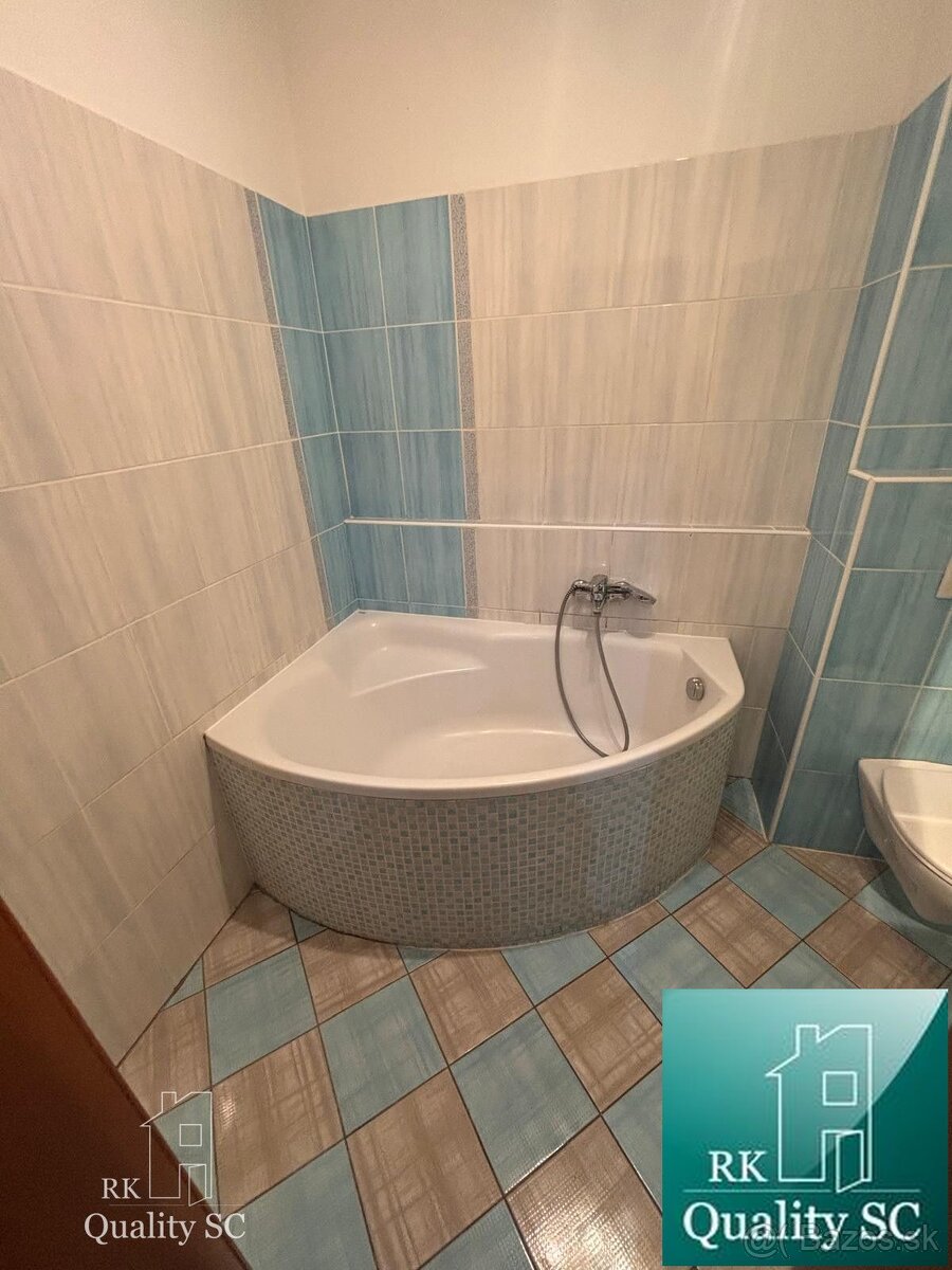 SENEC - NA PREDAJ 2 izbový byt s vlastným parkovaním, pri St - 19