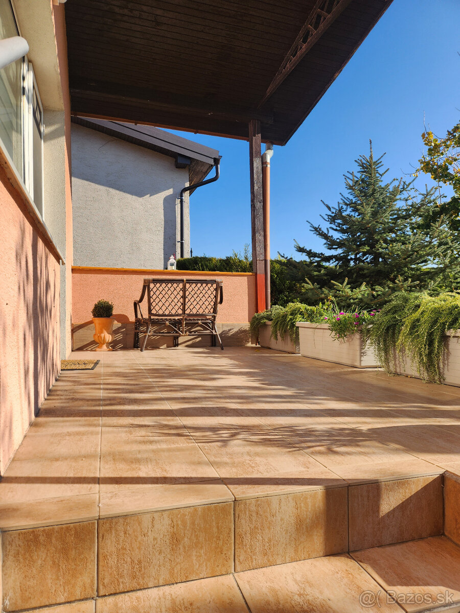 EXKLUZÍVNE atraktívny rod.dom Čermáň - Hurbanova ul. - 19