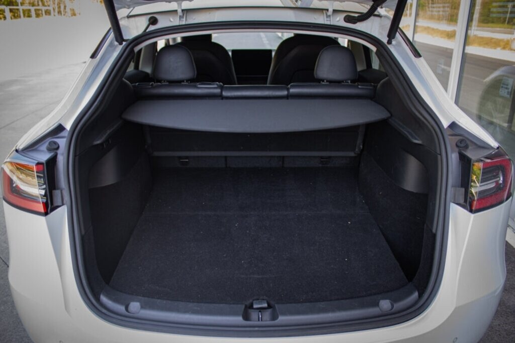 Tesla Model Y Long Range 378kW - 19