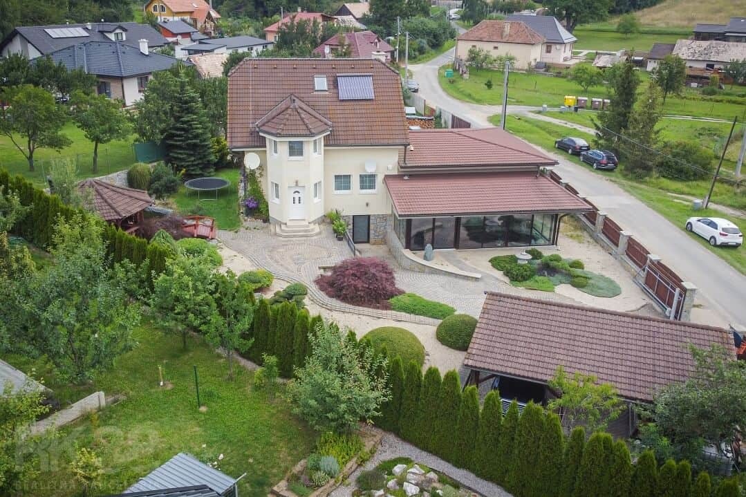 TOP ponuka: Priestranný dom s nádherným pozemkom - 19