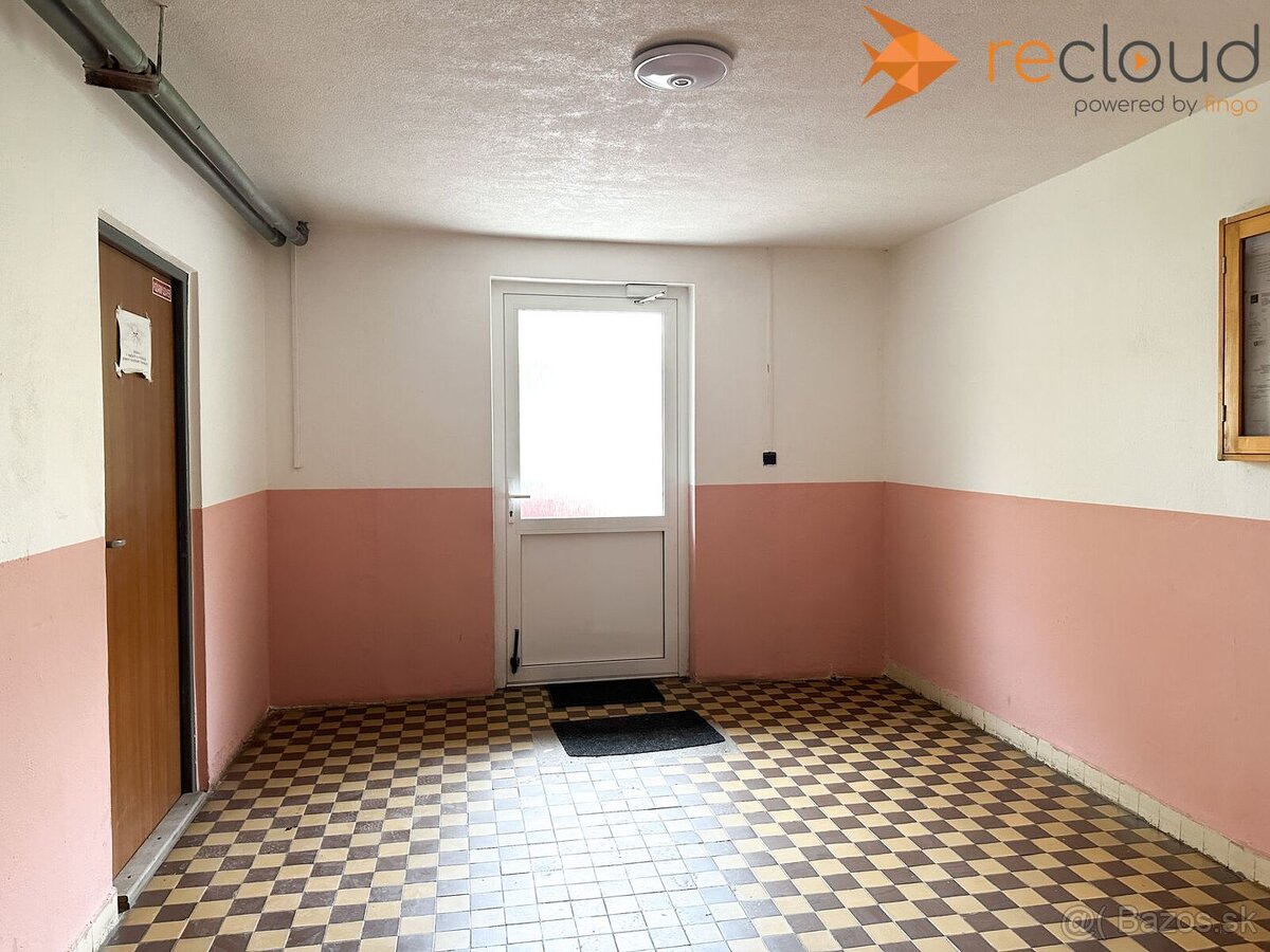 1 izbový byt po rekonštrukcii so zariadením v meste Rimavská - 19