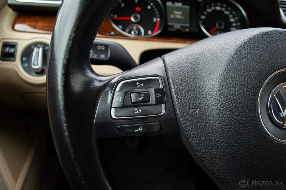 Volkswagen Passat Variant 2.0 TDI BMT Highline 4MOTION - 19